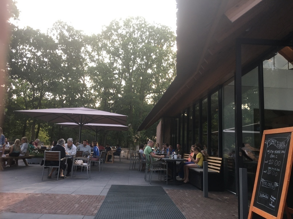 Playground and restaurant just 5 mins away