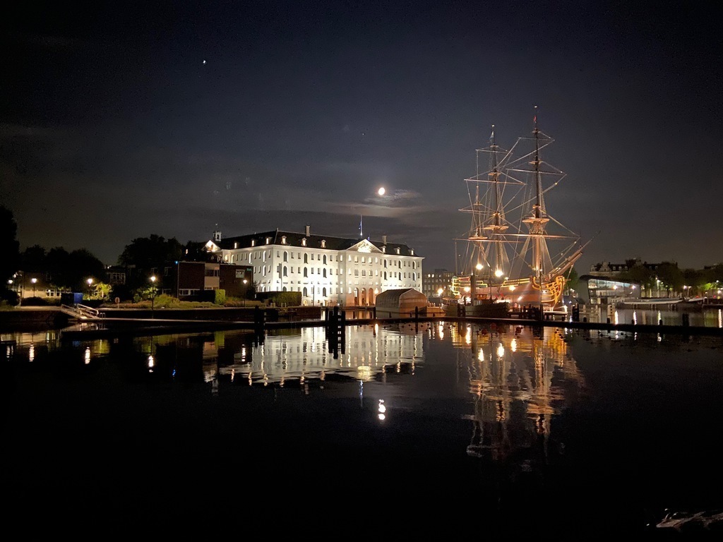 Amsterdam 30 mins away