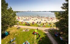 Beach and playground Bussloo (15 min drive)