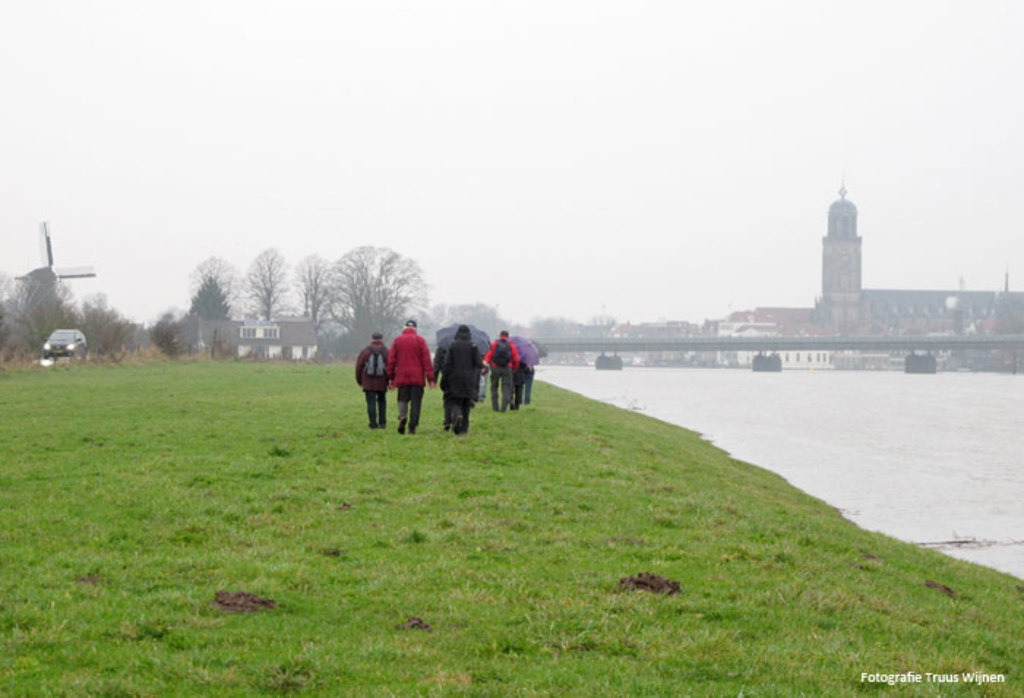 Hikingtrail along the IJssel