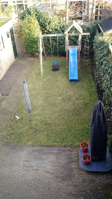 Backyard + terrace (45 m²)