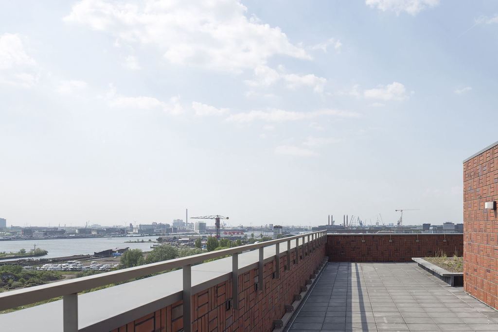 view from the roofgarden 8th floor overlooking the IJ water
