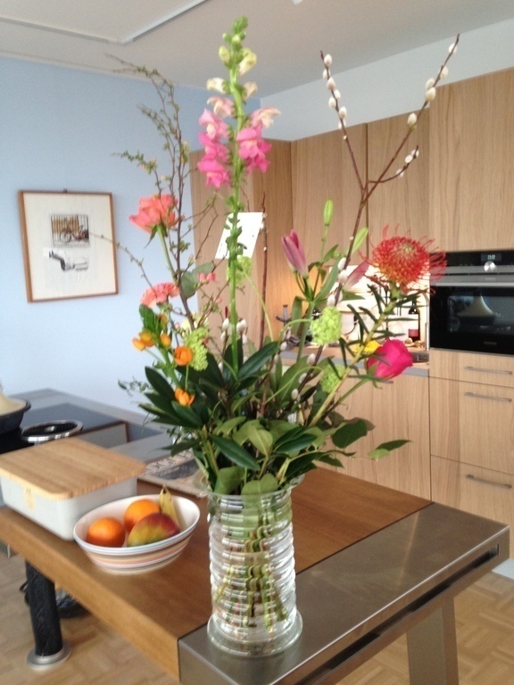 kitchen area, open plan. Including Bulthaup B2 cooking table (induction), oven/microwave, dishwasher, fridge & freezer