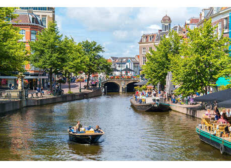 You can join in with the Dutch and rent a 'sloepje' in our street. You can take it into Leiden or onto the Vlietlanden lake.