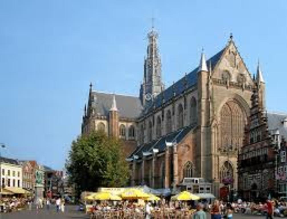 Haarlem; historic city centre, Tyler's museum, beach (train). (30-45 min away)