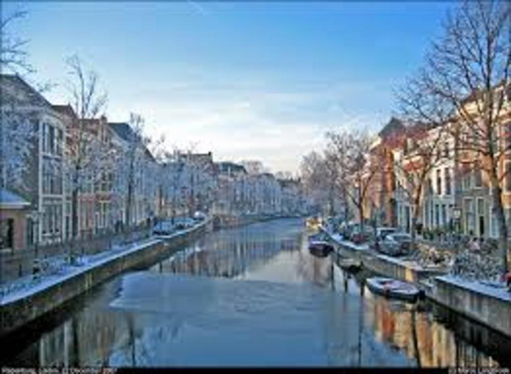 Leiden. Visit the canals, the roman stronghold or a museum: Naturalis, Corpus, Oudheden, Volkenkunde, Lakenhallen, and many more