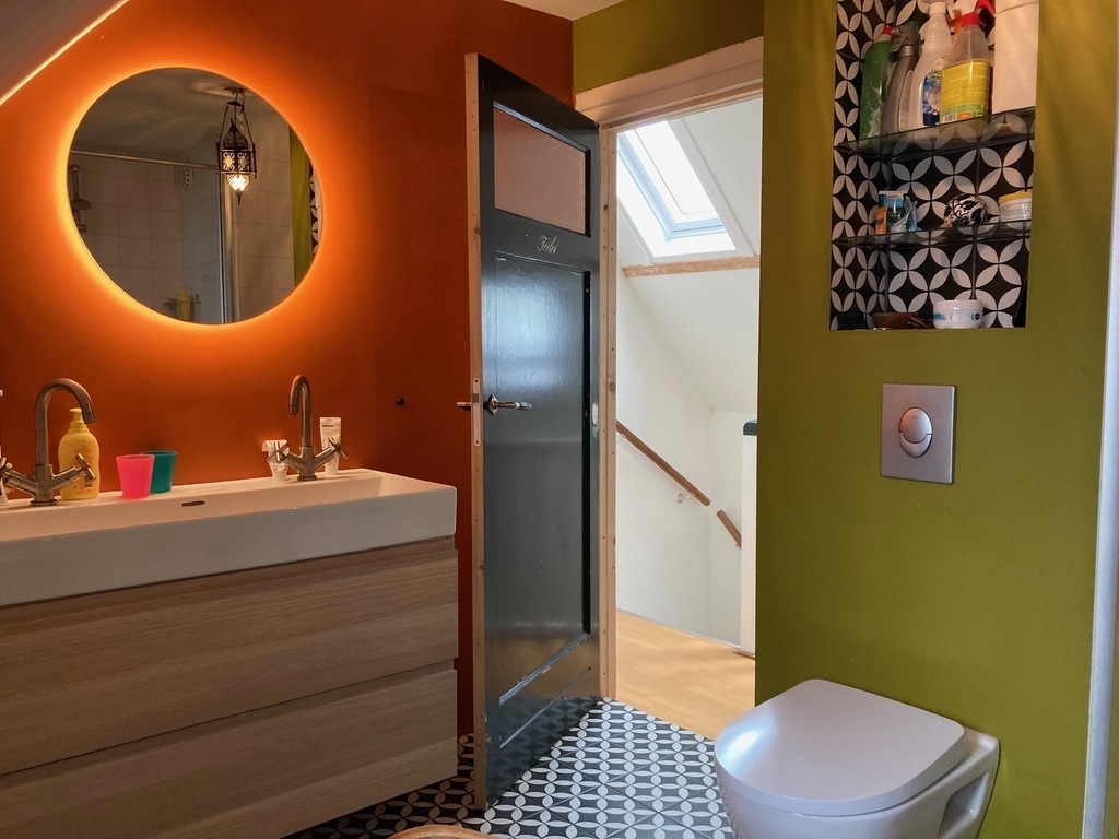 Bathroom, first floor