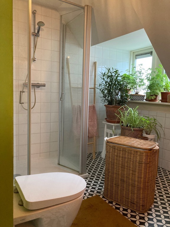 Bathroom, first floor