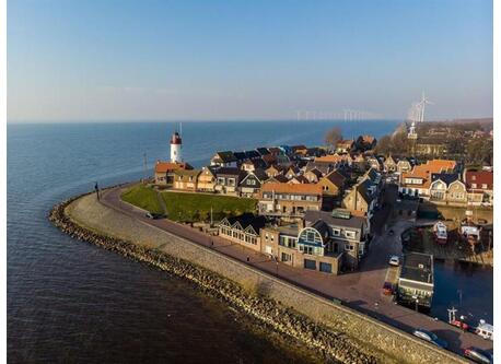 Urk with the lighthouse / Urk mit dem Leuchtturm