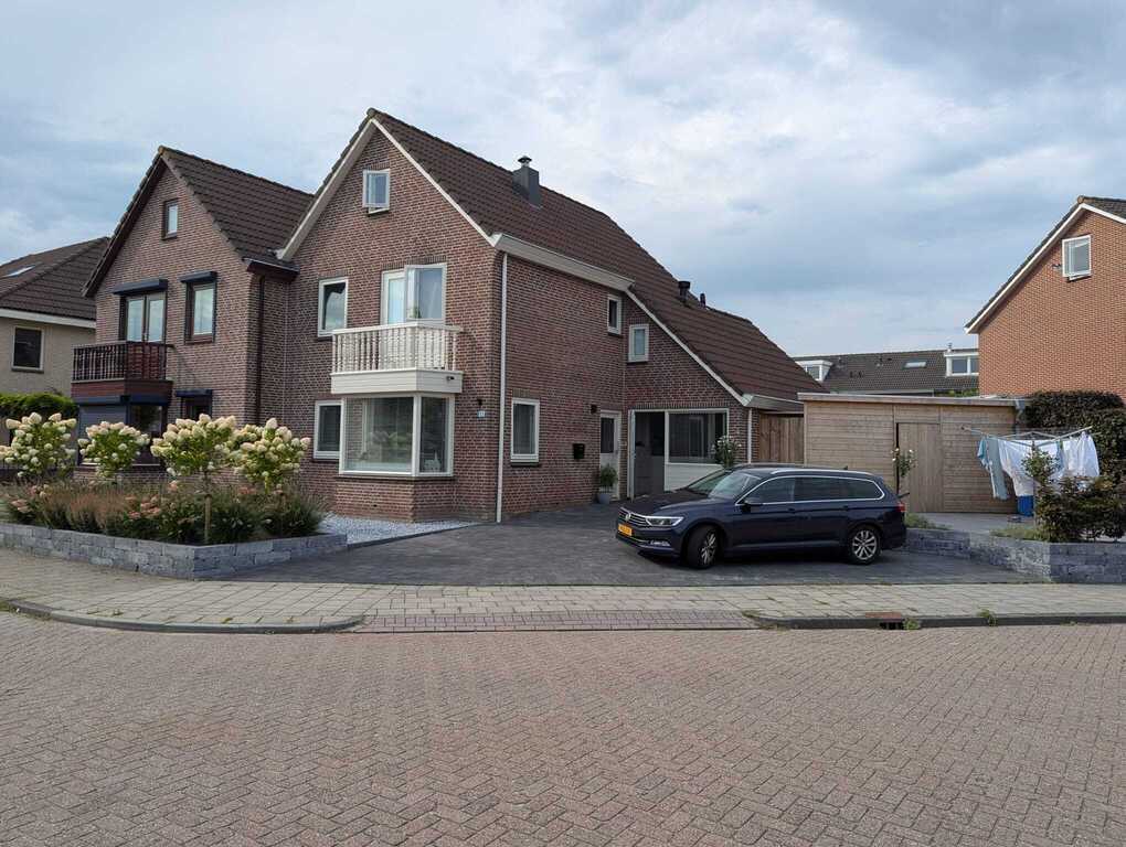 Front of the house / vor dem Haus