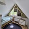 Slaapkamer op de zolder met bed van 180x200 bed.