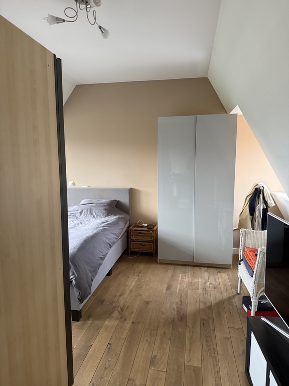 Large master bedroom 1st floor