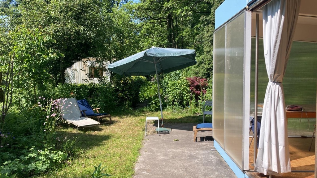 And... 10 minutes by bike, we have an allotment garden with a modern garden house. A nice retreat from the city.