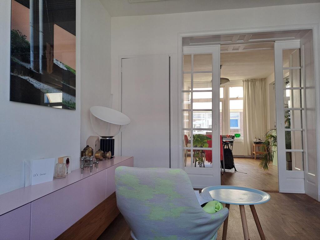 View through the ensuite doors from the livingroom to the dining room