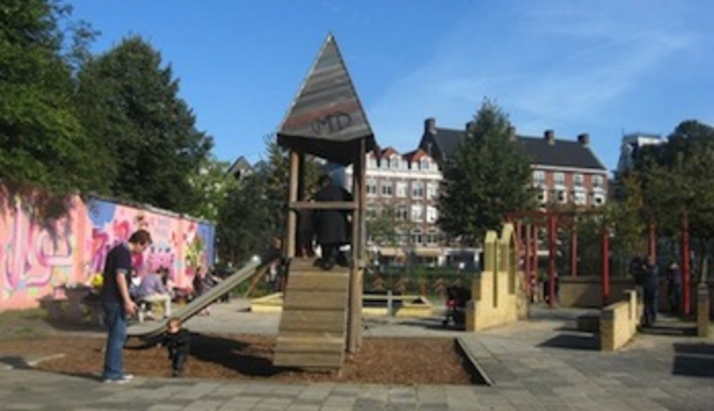 Large gated playground UJ Klaren, opposite Heineken Experience museum