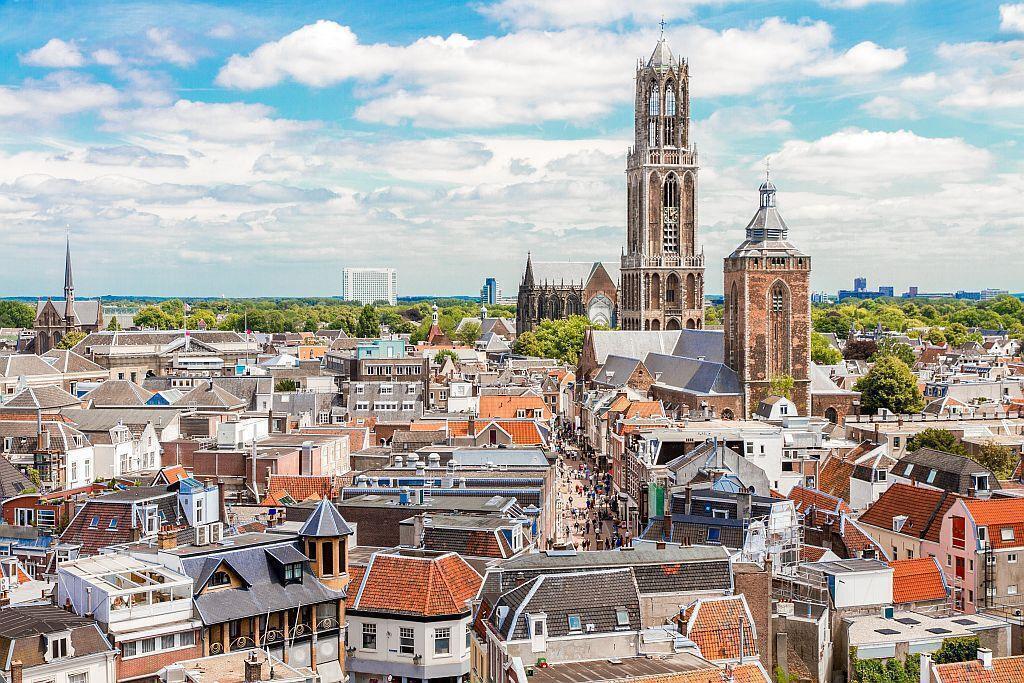 Utrecht, 20min by car - 35min by train