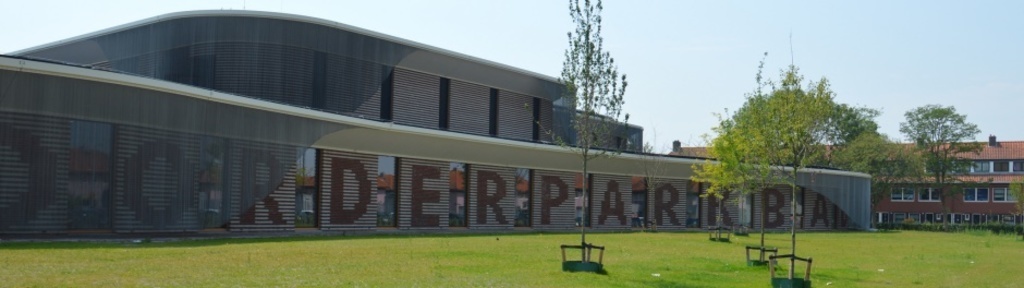 The nearby Swimmingpool