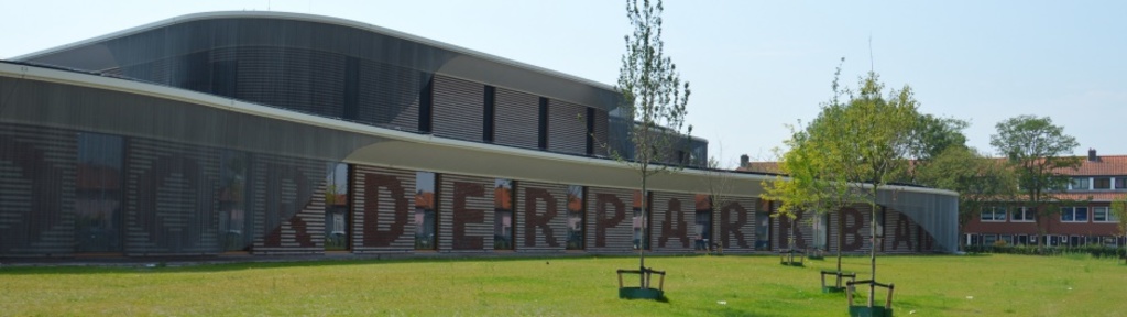 The nearby Swimmingpool