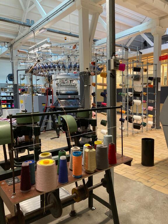 Textiellab (in Textilemuseum) showing you the artistic en present applications of textile. 