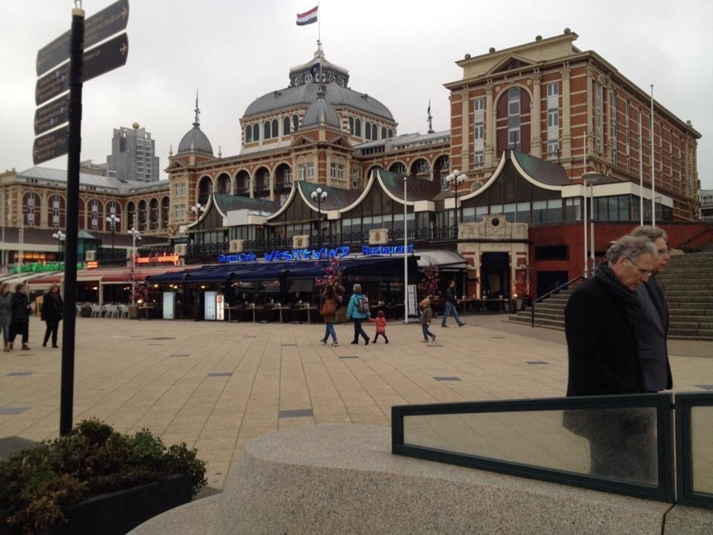 Den Haag (1 hr. By train)