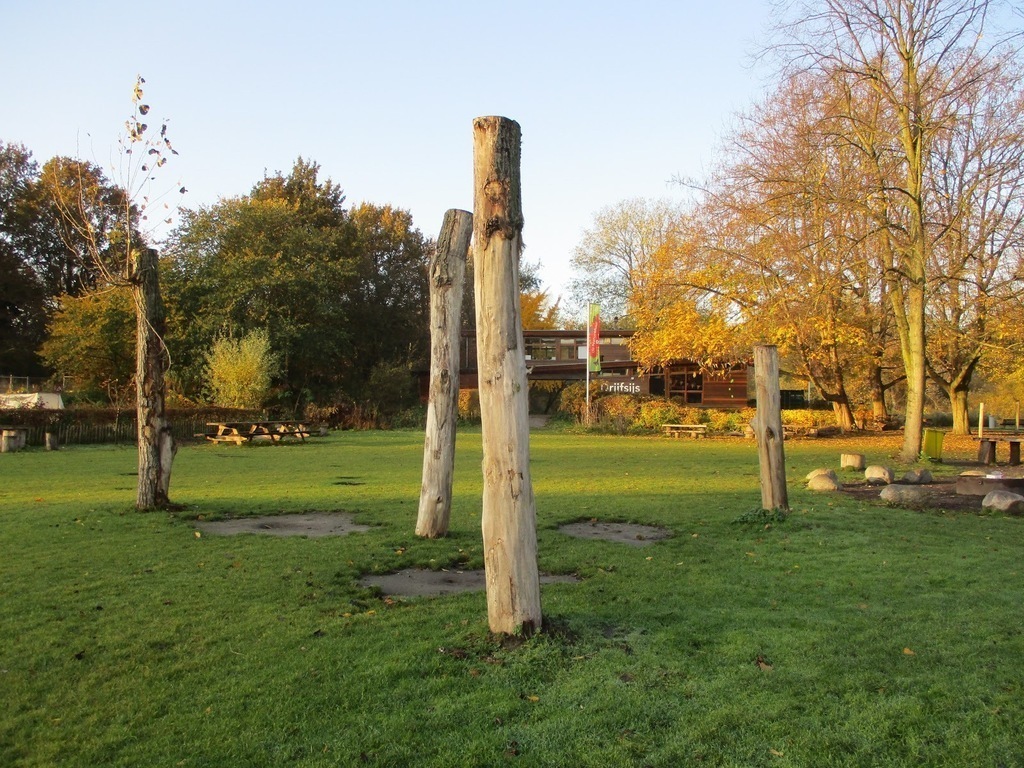 Nature playground, 15 minutes walking in the park