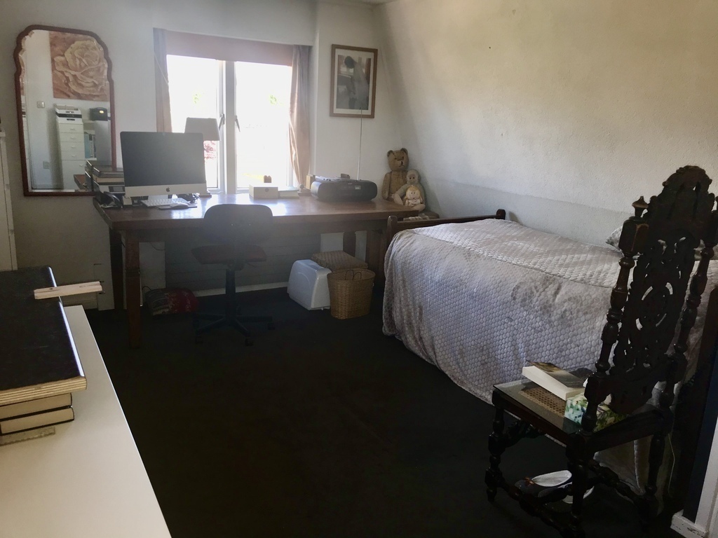 Slaapkamer 1 persoonsbed met onderschuifbed, beide 0,90x2,00