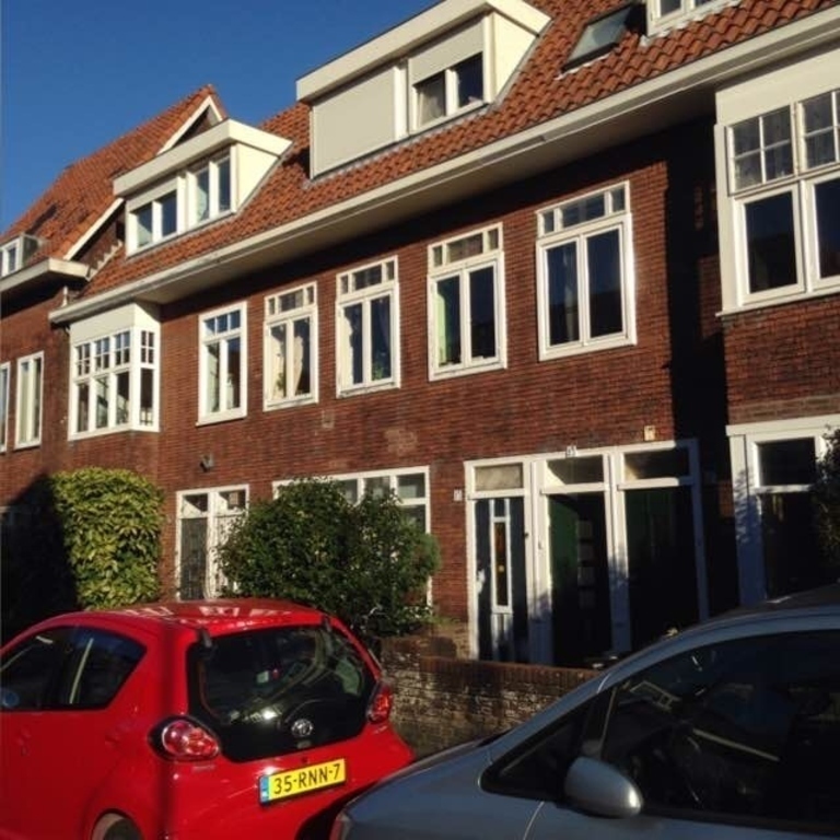Facade Thirties' terraced houses