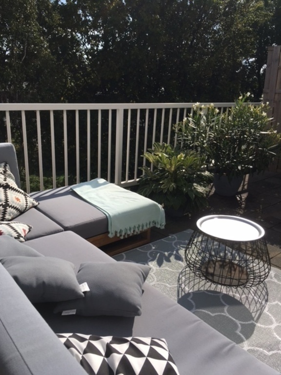 Terrace accessible through masterbedroom 1