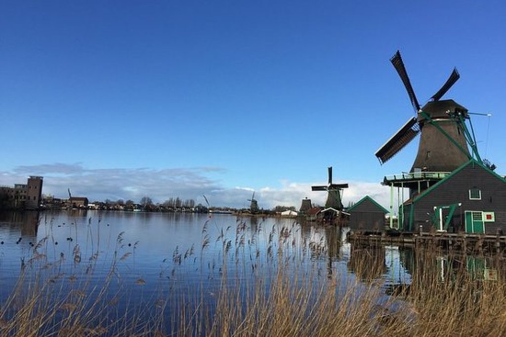 Zaanse Schans is 17 kms from Diemen