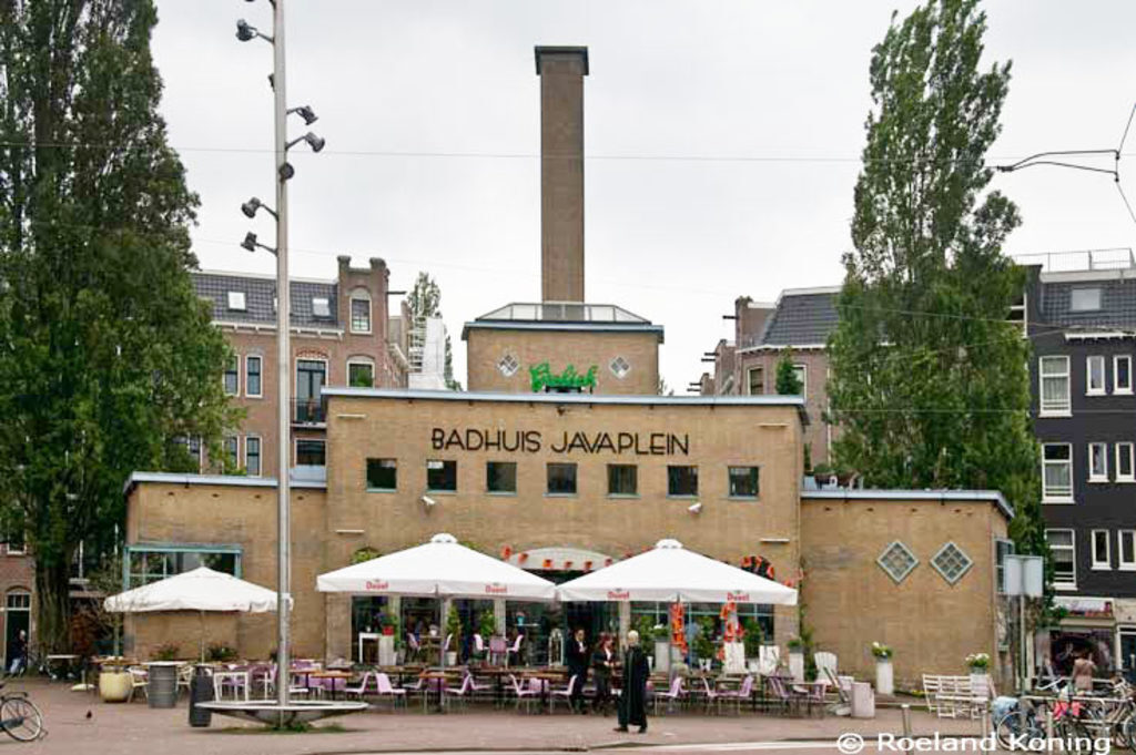 Javaplein & Javastraat are full with really nice bars and restaurants and a nice cinema