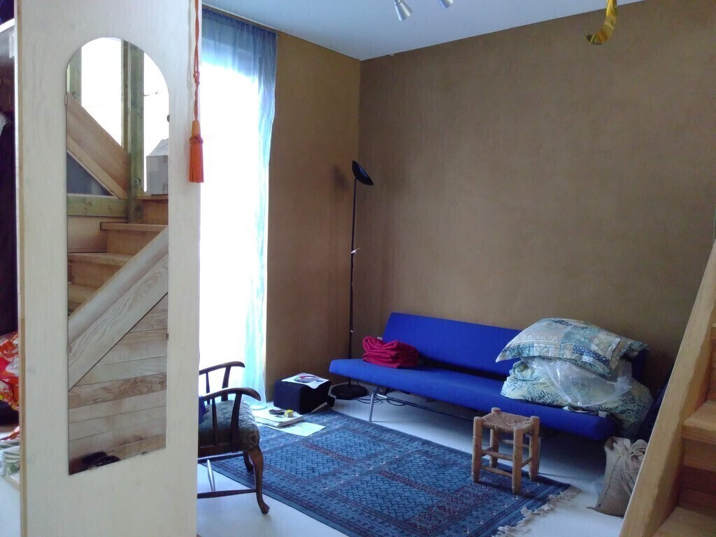 Living 'room' at the street side