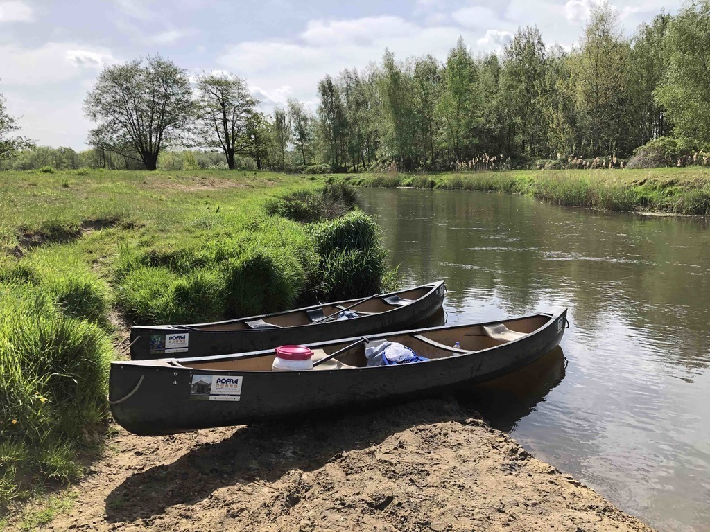 This is "de Dommel" river you can rent a boat or a kayak and also go on a sub.