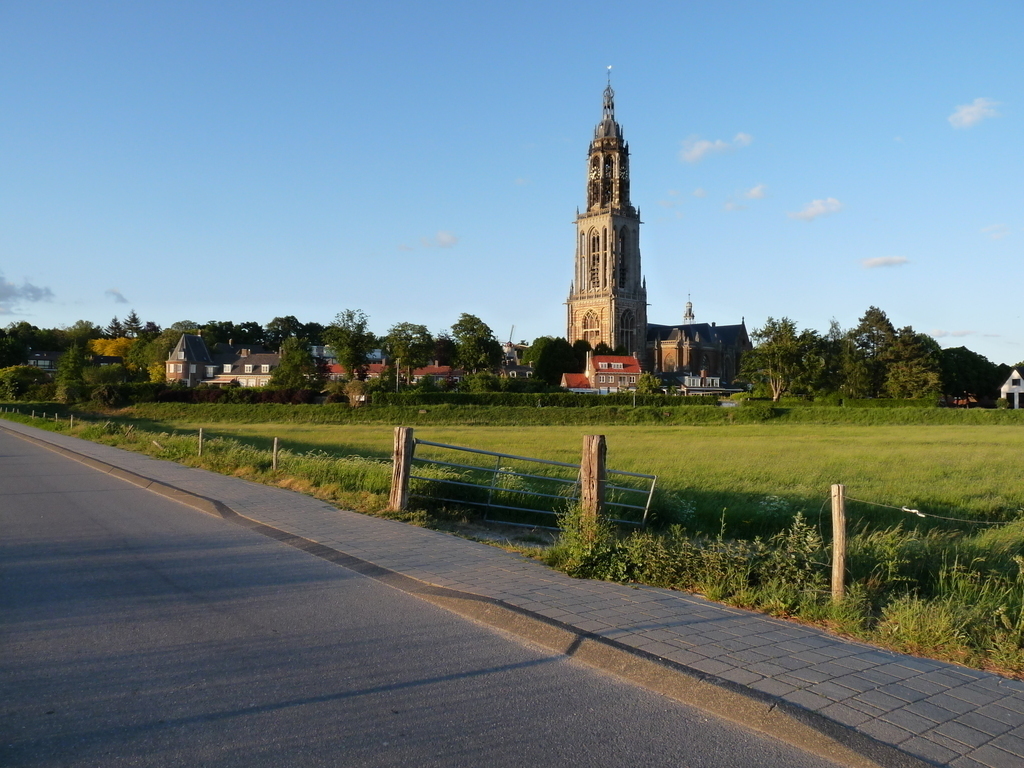 The old city center of Rhenen with the church of the Saint Cunera. 