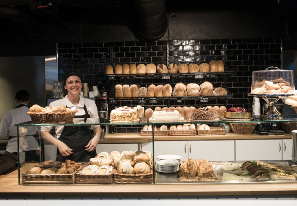 There are many bakeries and restaurants in Bergen