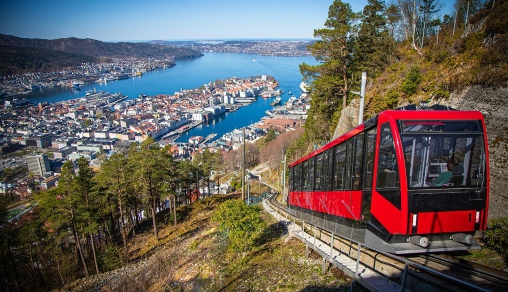 Bergen is surrounded by 7 Mountains. Fløibanen takes you from the city to the top of mount Fløyen