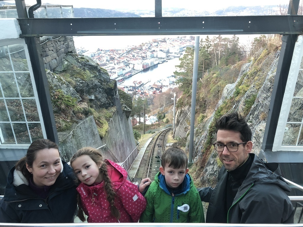 Welcome to Norway and Bergen! (On our way to mount Fløyen (2019), one of the 7 mountains surrounding Bergen)