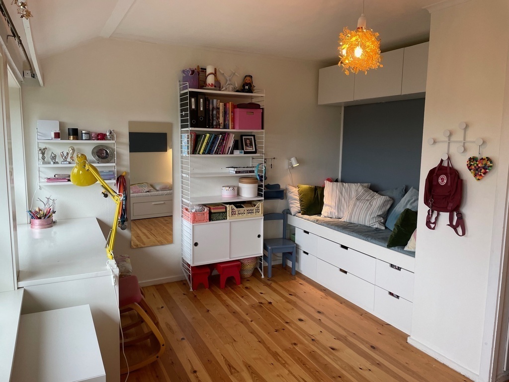 Bedroom 2  - the bed is 185 cm long. There's also a normal-sized bed that converts into a double in this room