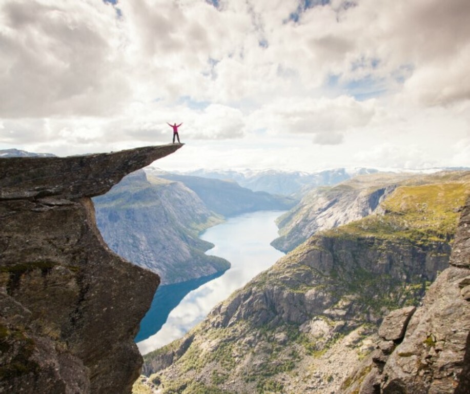 Hardanger fjord (Trolltunga) 
