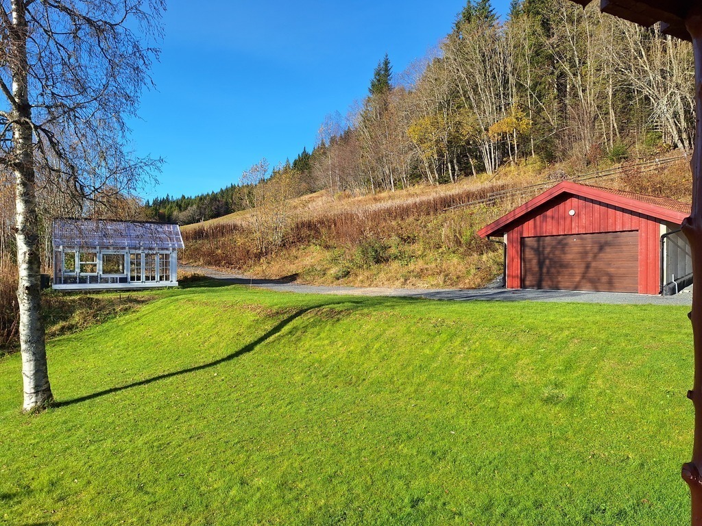 garden, with garage and greenhouse