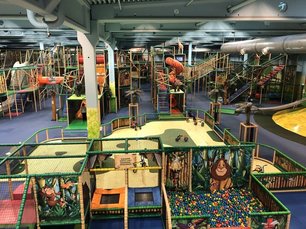 Leo´s Indoor Playland - only 10 minutes by car from the house