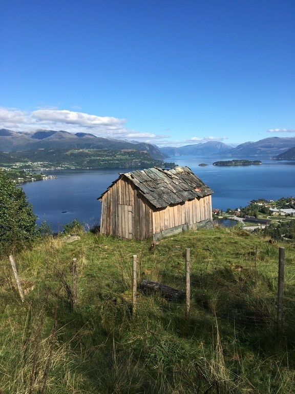 Hardangerfjorden 1 hour by car