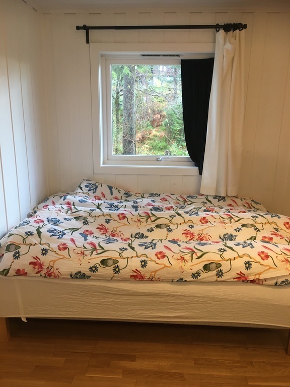 Bedroom 1 downstairs with 180 cm bed