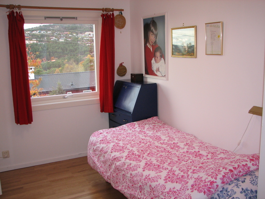 Bedroom 1 upstairs with singlecomfortable bed (90 cm)