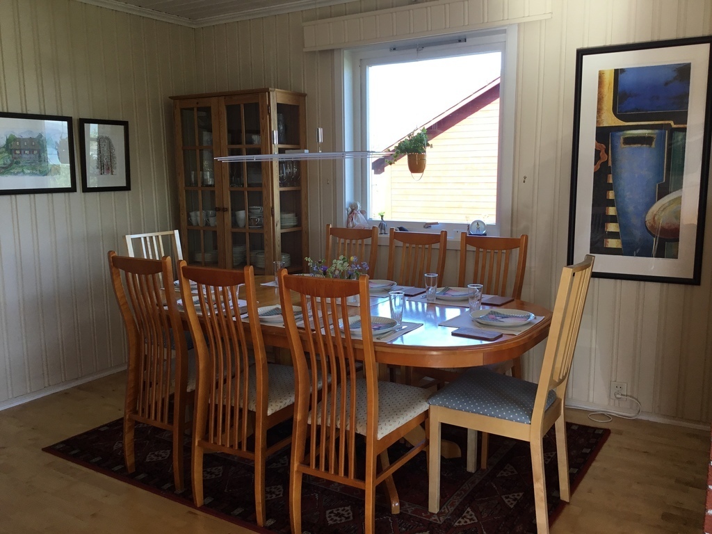 Table in livingroom, can seat 10 persons