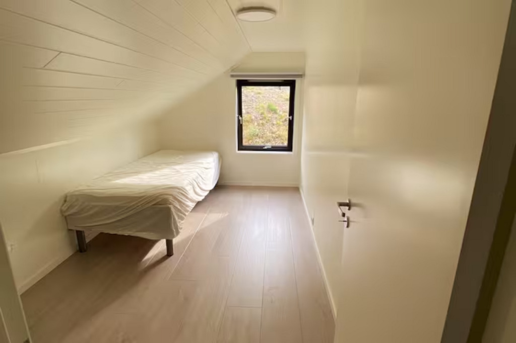 Bedroom 2 second floor.