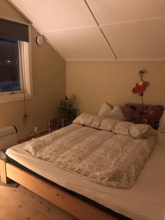 Double bed 200 cm x 200 cm