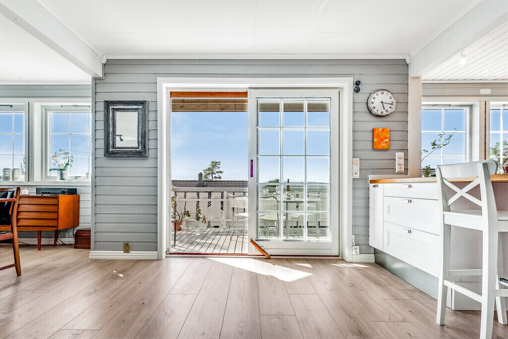 Entrance to balcony from the kitchen