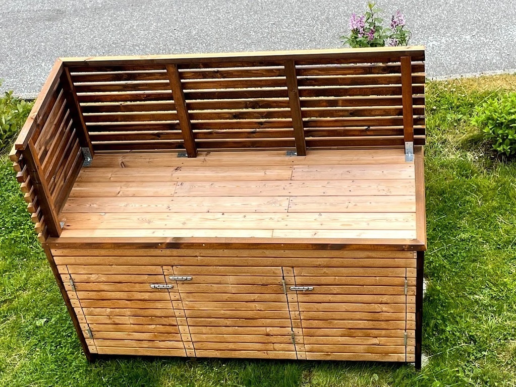 Small gardenkitchen with grill