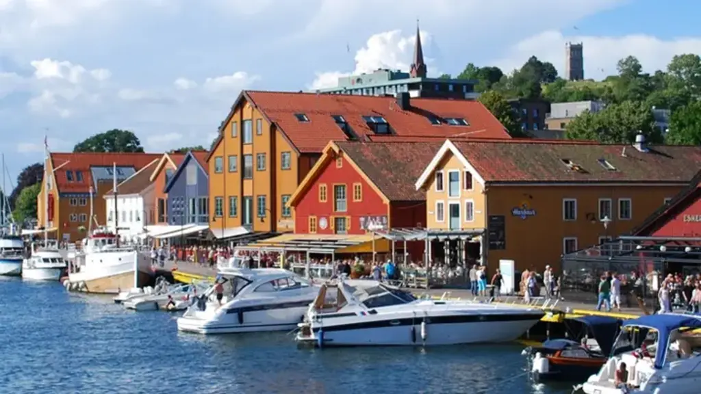 "Brygga" in Tønsberg. Restaurants, concerts, bars and clubs - especially popular during high season (july)