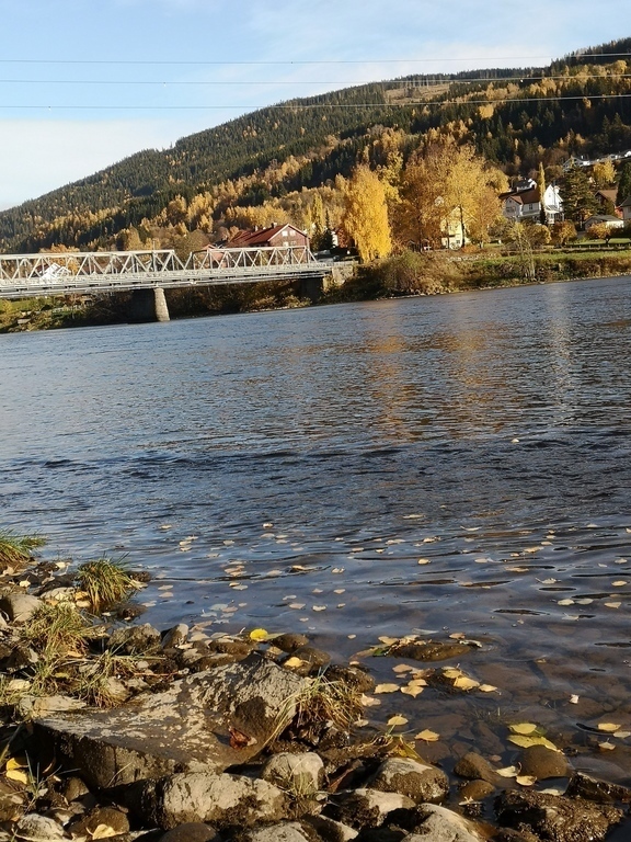 The river Lågen. Fåberg is on the other side of the bridge